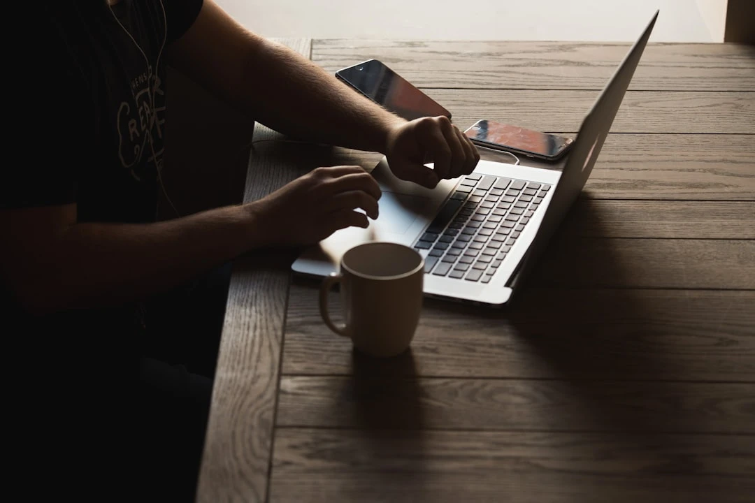 Ảnh thực tế trang sản phẩm Sapo với tiêu đề tối ưu meta description heading tags và hình ảnh