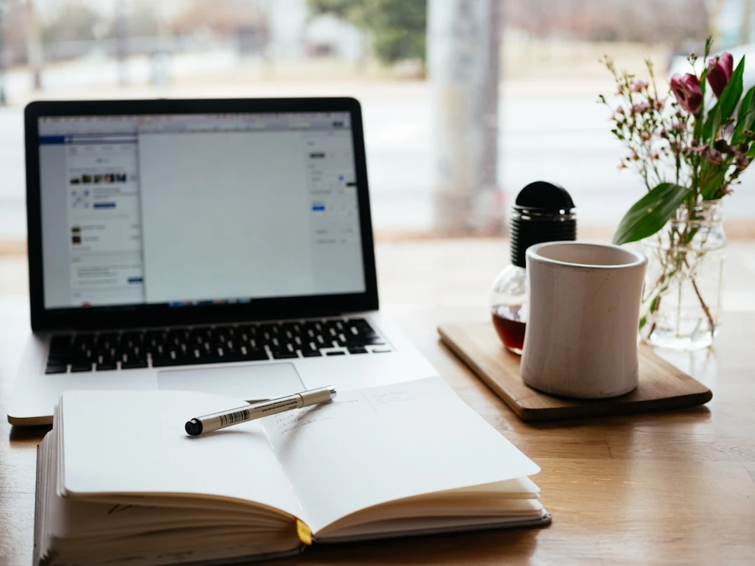 Công cụ kiểm tra backlink - SEMrush, Ahrefs, Google Search Console để quản lý và phân tích link