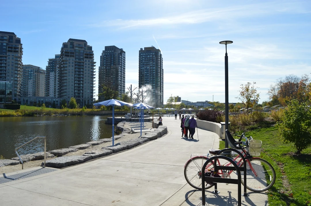 Cộng đồng địa phương và Backlink Canada