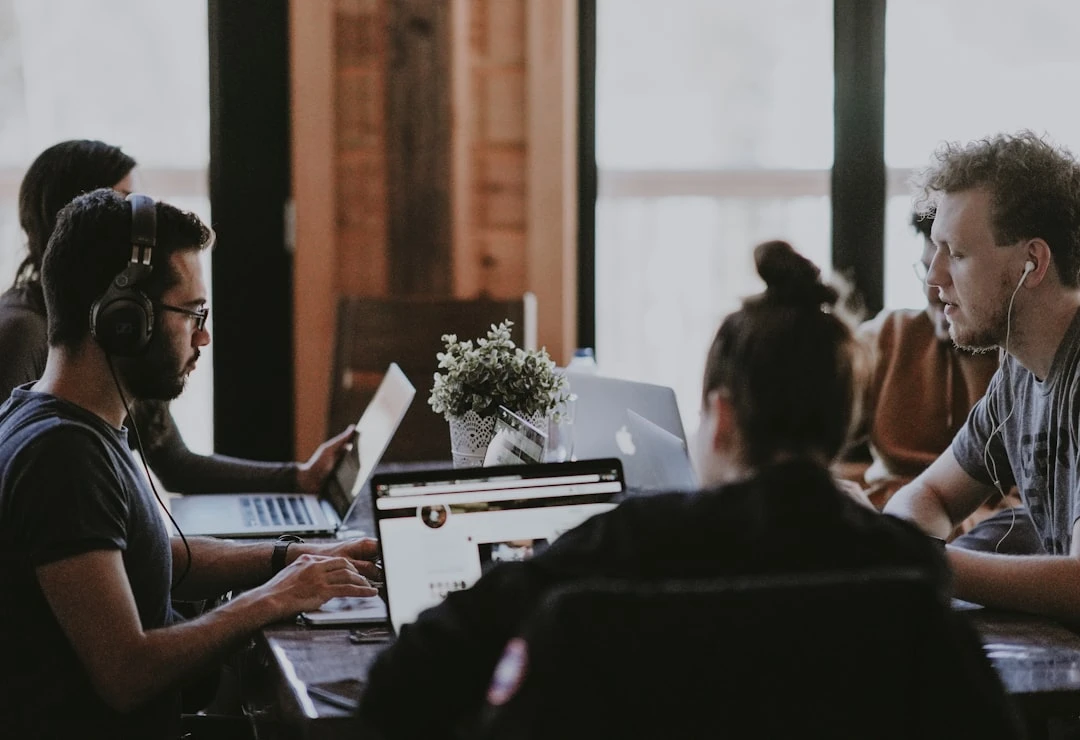 Giao diện Google Search Console hiển thị dữ liệu SEO tối ưu từ khóa và xếp hạng