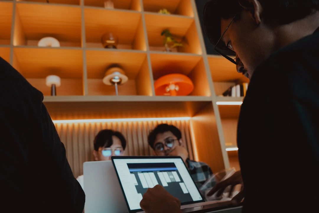 Hình ảnh team thực hiện chiến lược xây dựng backlink chất lượng bền vững