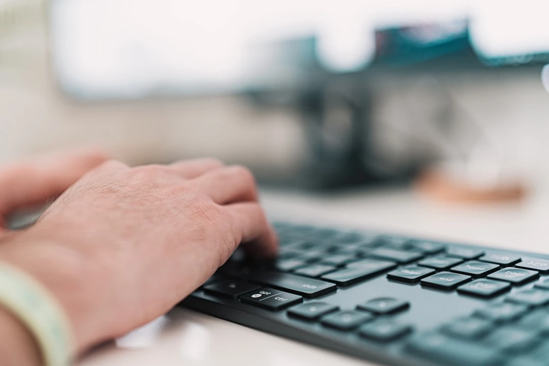 Người sáng tạo nội dung xây dựng backlink thông qua viết bài khách và hợp tác với các website uy tín