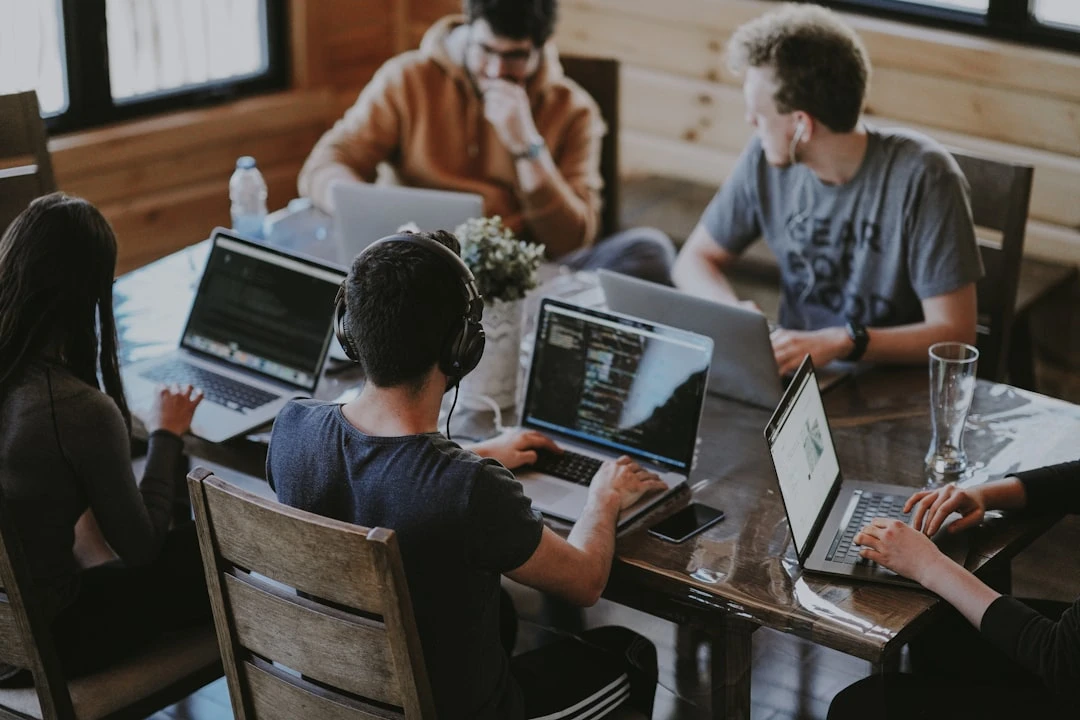 Sơ đồ phân bổ link equity và luồng PageRank từ homepage tới các trang nội bộ